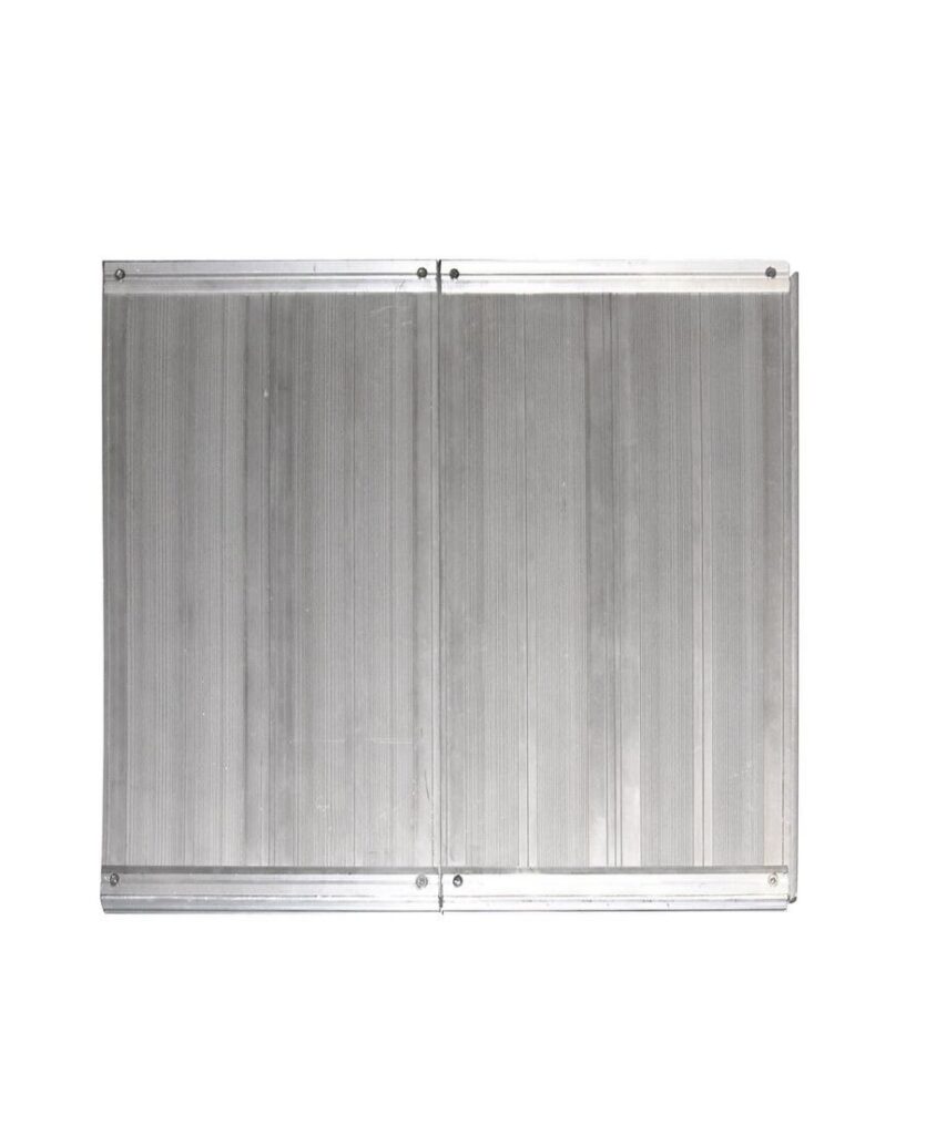 Leon Paul metallic fencing piste of interlocking aluminium sections